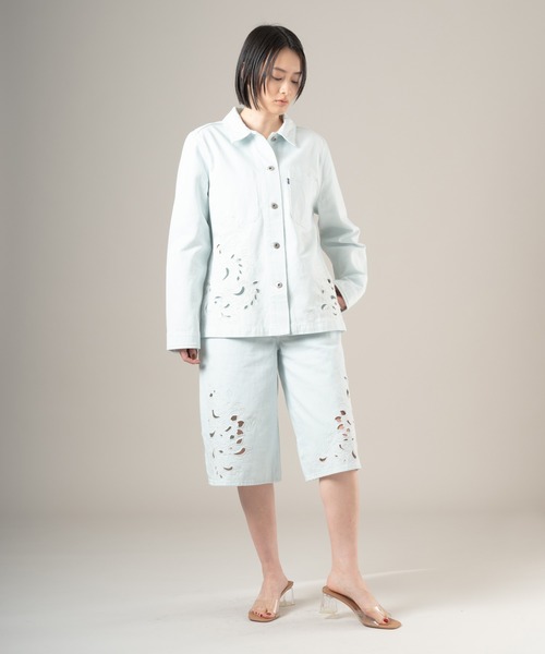 Levi's(リーバイス)の「Levi's/リーバイス BLUETAB(TM) EMBROIDERED BANDIT ショーツ ライトインディゴ(デニムパンツ・レディース・インディゴブルー・28inch/27inch/26inch/25inch/24inch/23inch)」の8枚目の写真