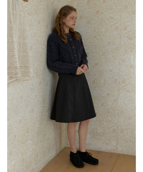 KINDABABY(カインダベイビー)の「basic flare midi skirt - charcoal(スカート・レディース・その他・S/M)」の3枚目の写真