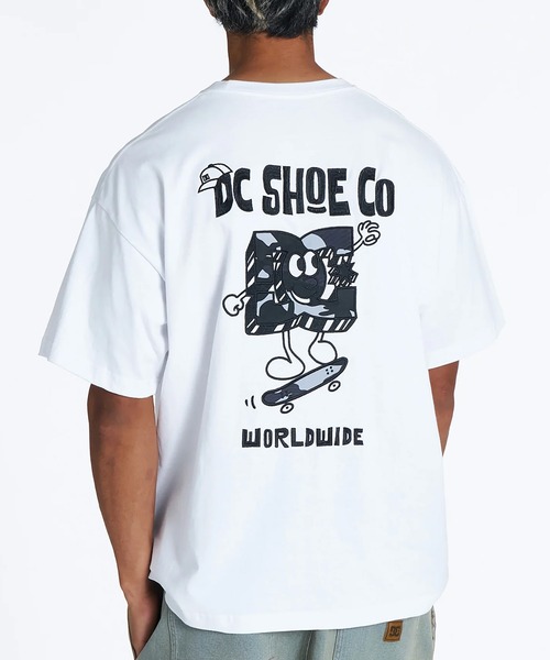 DC(ディーシー)の「DC/ディーシー 半袖 Tシャツ バックプリント アップリケ DST262010(Tシャツ/カットソー・メンズ・ブラック/ホワイト/ブラック系その他/ホワイト系その他・S/XL/L/M/2XL)」の2枚目の写真