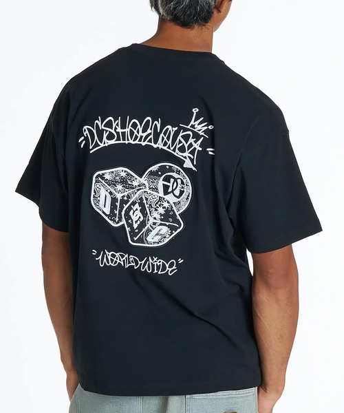 DC(ディーシー)の「DC/ディーシー 半袖 Tシャツ バックプリント アップリケ DST262010(Tシャツ/カットソー・メンズ・ブラック/ホワイト/ブラック系その他/ホワイト系その他・S/XL/L/M/2XL)」の3枚目の写真