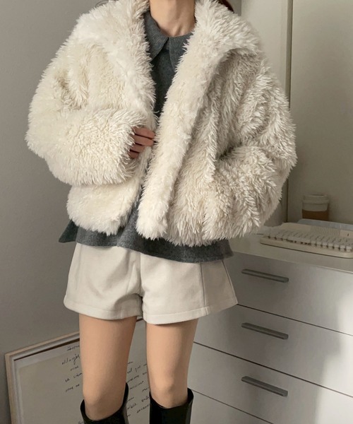 merrylatte(メリーラテ)の「ショート丈ファージャケット / ファーコート 【NOUA】(ブルゾン・レディース・ブラウン/アイボリー・FREE)」の8枚目の写真