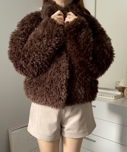 merrylatte(メリーラテ)の「ショート丈ファージャケット / ファーコート 【NOUA】(ブルゾン・レディース・ブラウン/アイボリー・FREE)」の13枚目の写真