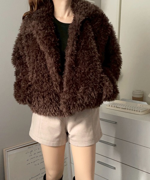 merrylatte(メリーラテ)の「ショート丈ファージャケット / ファーコート 【NOUA】(ブルゾン・レディース・ブラウン/アイボリー・FREE)」の17枚目の写真