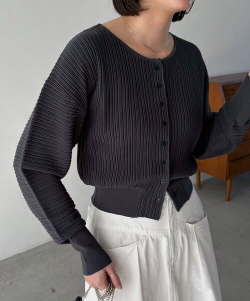 CAPRICIEUX LE'MAGE（カプリシューレマージュ）の「プリーツパフカーディガン（カーディガン/ボレロ・レディース・チャコールグレー/ホワイト/ピンク/ベージュ・FREE）」の9枚目の写真