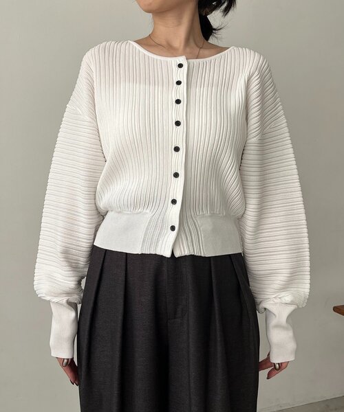 CAPRICIEUX LE'MAGE（カプリシューレマージュ）の「プリーツパフカーディガン（カーディガン/ボレロ・レディース・チャコールグレー/ホワイト/ピンク/ベージュ・FREE）」の13枚目の写真