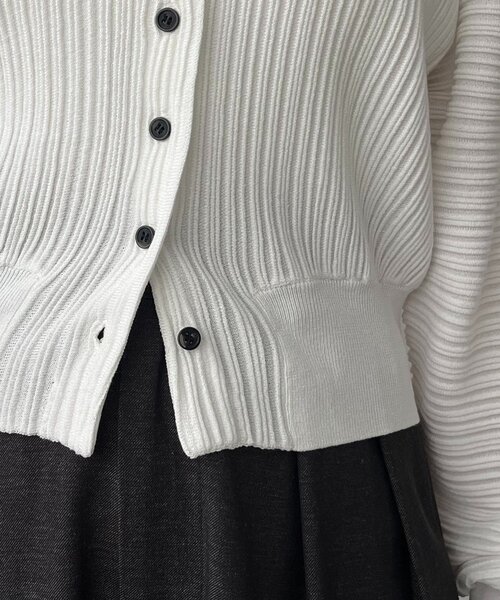 CAPRICIEUX LE'MAGE（カプリシューレマージュ）の「プリーツパフカーディガン（カーディガン/ボレロ・レディース・チャコールグレー/ホワイト/ピンク/ベージュ・FREE）」の20枚目の写真
