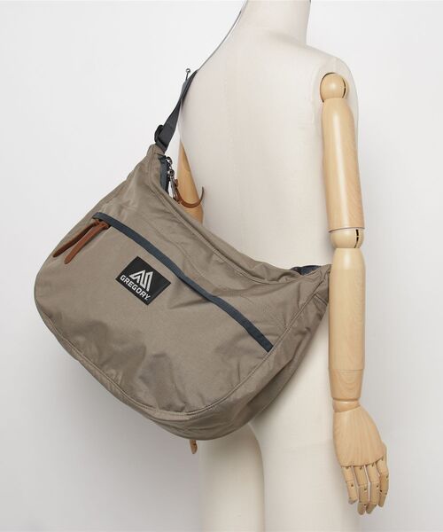 GREGORY(グレゴリー)の「サッチェルL SATCHEL L サンドストーム(ショルダーバッグ・メンズ・ベージュ系・ONE SIZE)」の7枚目の写真