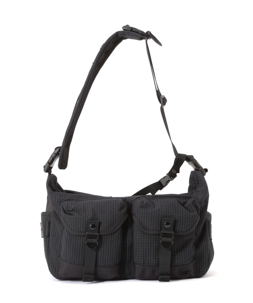 AVIREX(アヴィレックス)の「《直営店限定》REFLECT RIP BOAT SHAPED SHOULDER BAG / リフレクト リップ 舟形ショルダーバッグ / AVIREX / アヴィレックス(ショルダーバッグ・メンズ・グリーン系カモフラージュ/ブラック・FREE)」の5枚目の写真