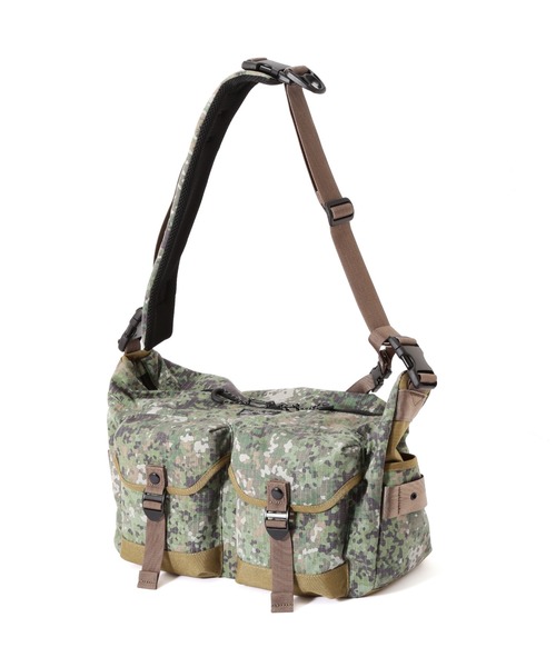 AVIREX(アヴィレックス)の「《直営店限定》REFLECT RIP BOAT SHAPED SHOULDER BAG / リフレクト リップ 舟形ショルダーバッグ / AVIREX / アヴィレックス(ショルダーバッグ・メンズ・グリーン系カモフラージュ/ブラック・FREE)」の9枚目の写真