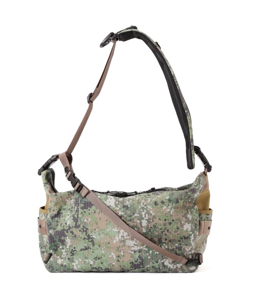AVIREX(アヴィレックス)の「《直営店限定》REFLECT RIP BOAT SHAPED SHOULDER BAG / リフレクト リップ 舟形ショルダーバッグ / AVIREX / アヴィレックス(ショルダーバッグ・メンズ・グリーン系カモフラージュ/ブラック・FREE)」の10枚目の写真