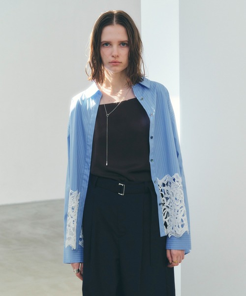 YECCA VECCA（イェッカヴェッカ）の「レースヘムロングシャツ（シャツ/ブラウス・レディース・ストライプ/オフホワイト・FREE）」の3枚目の写真