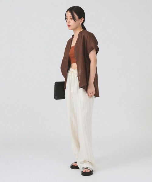 Ray BEAMS(レイビームス)の「リネン スタンドカラー フレンチスリーブ シャツ(シャツ/ブラウス・レディース・ダークブラウン/ピンク/サックスブルー・ONE SIZE)」の5枚目の写真