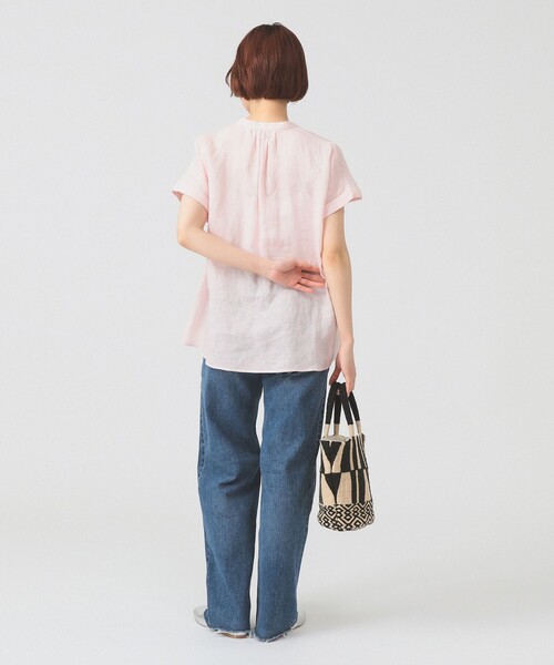 Ray BEAMS(レイビームス)の「リネン スタンドカラー フレンチスリーブ シャツ(シャツ/ブラウス・レディース・ダークブラウン/ピンク/サックスブルー・ONE SIZE)」の11枚目の写真
