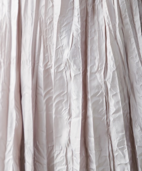 Bou Jeloud（ブージュルード）の「ワッシャーマットサテンスカート（スカート・レディース・チャコールグレー/ホワイト系その他/ライトカーキ・FREE）」の14枚目の写真