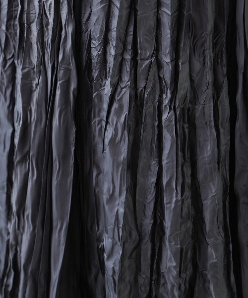 Bou Jeloud（ブージュルード）の「ワッシャーマットサテンスカート（スカート・レディース・チャコールグレー/ホワイト系その他/ライトカーキ・FREE）」の22枚目の写真