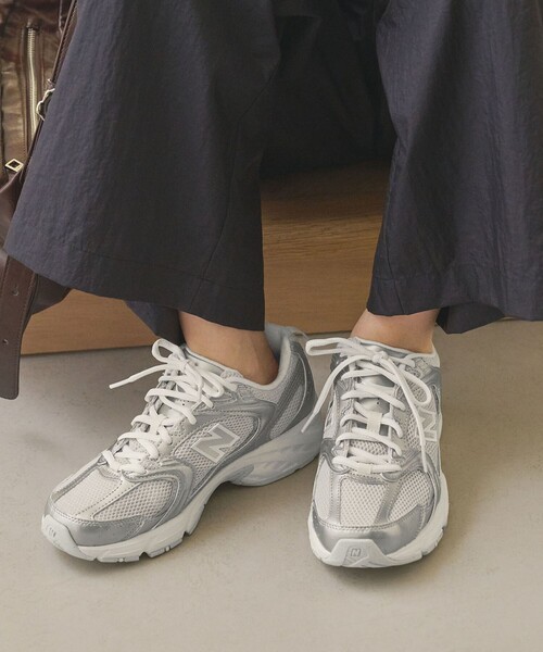 NEW BALANCE(ニューバランス)の「<New Balance>U530 メタリックカラー スニーカー(スニーカー・レディース・ゴールド/シルバー・22.5cm/23cm/23.5cm/24cm/24.5cm/25cm)」の9枚目の写真