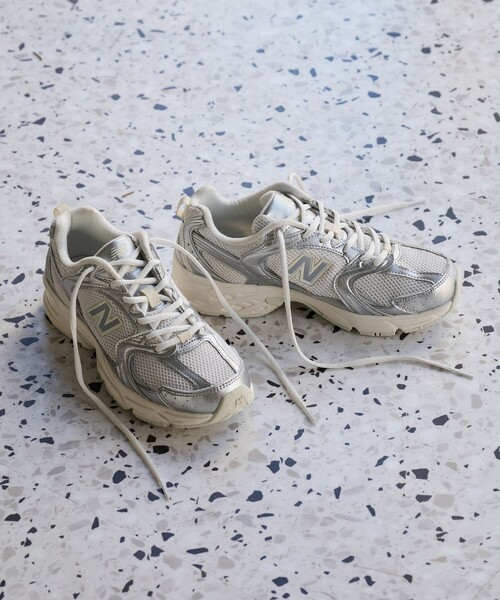 NEW BALANCE(ニューバランス)の「<New Balance>U530 メタリックカラー スニーカー(スニーカー・レディース・ゴールド/シルバー・22.5cm/23cm/23.5cm/24cm/24.5cm/25cm)」の18枚目の写真