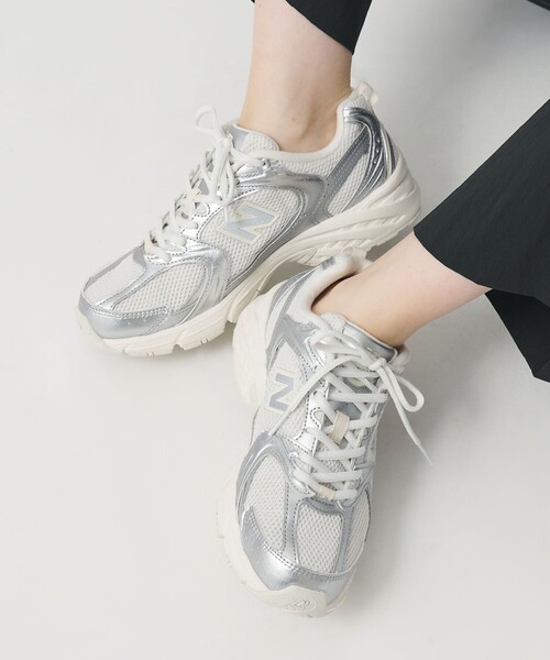 NEW BALANCE(ニューバランス)の「<New Balance>U530 メタリックカラー スニーカー(スニーカー・レディース・ゴールド/シルバー・22.5cm/23cm/23.5cm/24cm/24.5cm/25cm)」の21枚目の写真