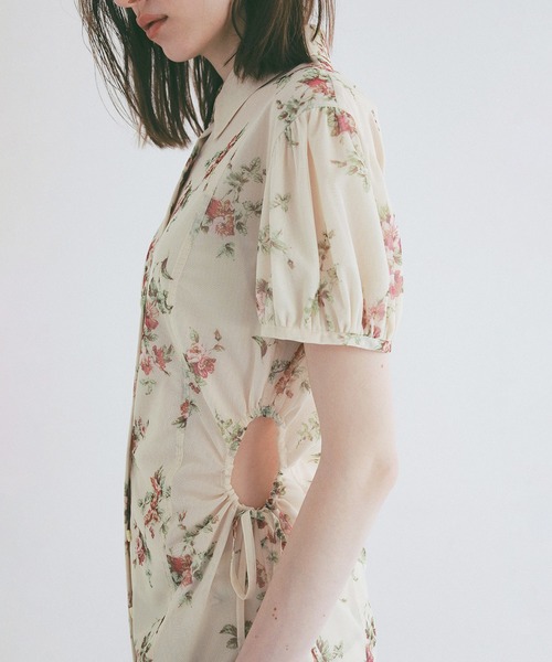 CLANE（クラネ）の「FLOWER SIDE HOLE SHIRTS（シャツ/ブラウス・レディース・ベージュ/ブラック・2/1）」の4枚目の写真