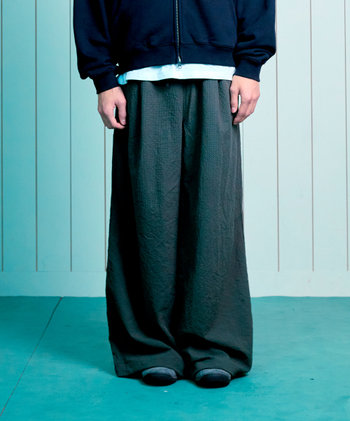 THECOLDESTMOMENT(ザコールデストモーメント)の「TCM mini logo breeze pants (charcoal)(その他パンツ・レディース・その他・LARGE/SMALL/MEDIUM)」の1枚目の写真