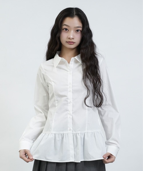 FCMM（エフシーエムエム）の「【日本限定】PEPLUM BLOUSE / ペプラムブラウス（シャツ/ブラウス・レディース・チャコールグレー/オフホワイト・MEDIUM/SMALL）」の2枚目の写真