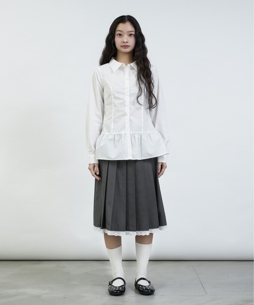 FCMM（エフシーエムエム）の「【日本限定】PEPLUM BLOUSE / ペプラムブラウス（シャツ/ブラウス・レディース・チャコールグレー/オフホワイト・MEDIUM/SMALL）」の8枚目の写真