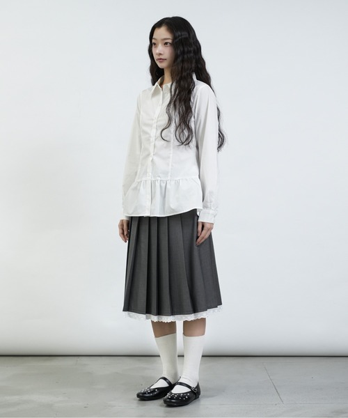 FCMM（エフシーエムエム）の「【日本限定】PEPLUM BLOUSE / ペプラムブラウス（シャツ/ブラウス・レディース・チャコールグレー/オフホワイト・MEDIUM/SMALL）」の9枚目の写真
