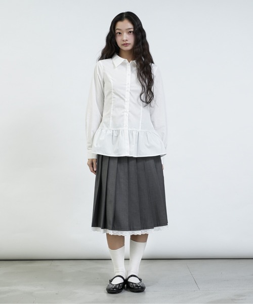 FCMM（エフシーエムエム）の「【日本限定】PEPLUM BLOUSE / ペプラムブラウス（シャツ/ブラウス・レディース・チャコールグレー/オフホワイト・MEDIUM/SMALL）」の7枚目の写真
