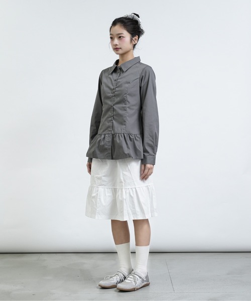 FCMM（エフシーエムエム）の「【日本限定】PEPLUM BLOUSE / ペプラムブラウス（シャツ/ブラウス・レディース・チャコールグレー/オフホワイト・MEDIUM/SMALL）」の20枚目の写真