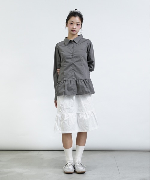 FCMM（エフシーエムエム）の「【日本限定】PEPLUM BLOUSE / ペプラムブラウス（シャツ/ブラウス・レディース・チャコールグレー/オフホワイト・MEDIUM/SMALL）」の19枚目の写真