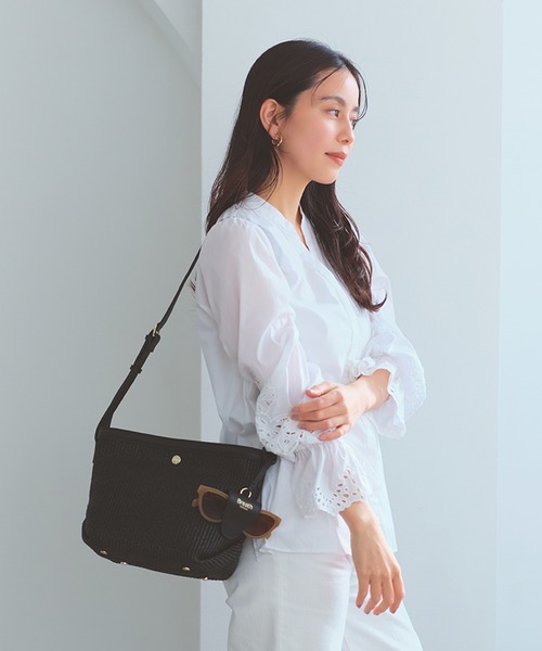 Breath TOPKAPI(ブレストプカピ)の「【Breath TOPKAPI】サングラスホルダー付き レザーコンビ カゴ ショルダーバッグ(ショルダーバッグ・レディース・ブラック/ホワイト/ベージュ・FREE)」の2枚目の写真