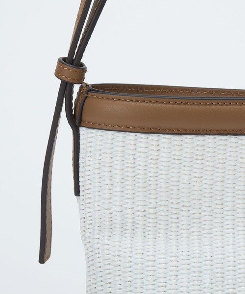 Breath TOPKAPI(ブレストプカピ)の「【Breath TOPKAPI】サングラスホルダー付き レザーコンビ カゴ ショルダーバッグ(ショルダーバッグ・レディース・ブラック/ホワイト/ベージュ・FREE)」の8枚目の写真