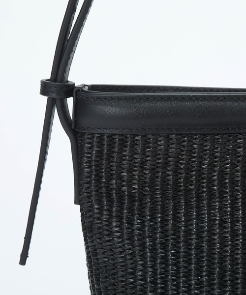 Breath TOPKAPI(ブレストプカピ)の「【Breath TOPKAPI】サングラスホルダー付き レザーコンビ カゴ ショルダーバッグ(ショルダーバッグ・レディース・ブラック/ホワイト/ベージュ・FREE)」の9枚目の写真