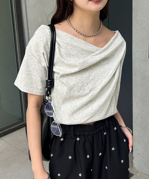 mystic(ミスティック)の「【REVIVAL/新色ラインストーンが登場!】26SSオフショルTシャツ(Tシャツ/カットソー・レディース・ホワイト系その他/ブラック/グレー/オフホワイト・FREE/2)」の4枚目の写真