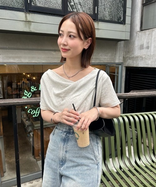 mystic(ミスティック)の「【REVIVAL/新色ラインストーンが登場!】26SSオフショルTシャツ(Tシャツ/カットソー・レディース・ホワイト系その他/ブラック/グレー/オフホワイト・FREE/2)」の8枚目の写真