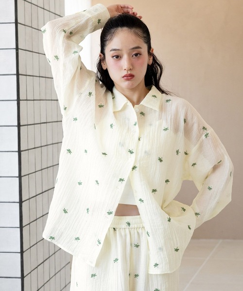 RAGEBLUE（レイジブルー）の「フラワーシシュウシアーシャツ/セットアップ対応（シャツ/ブラウス・レディース・ブラック/ホワイト・FREE）」の6枚目の写真