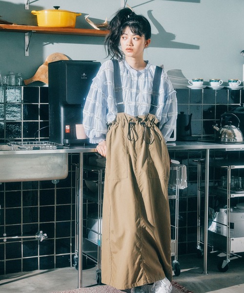 niko and...（ニコアンド）の「[MODE NORM CORE] ミリタリドロストナロージャンスカ（ジャンパースカート・レディース・キャメル/カーキ/ブラック・MEDIUM/LARGE）」の3枚目の写真