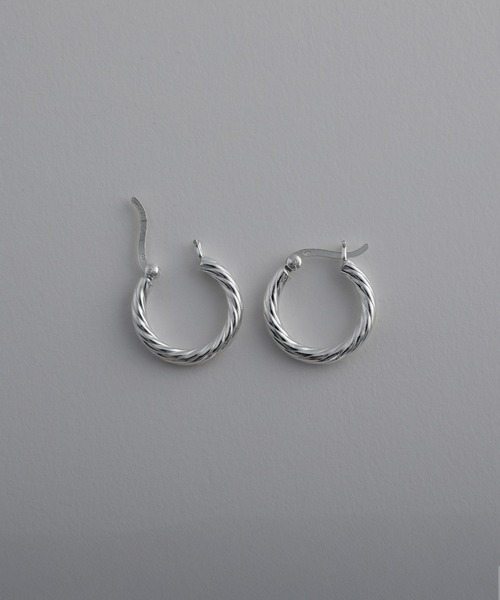 whoseA(フーシー)の「【silver925】Twisted Hoop Pierce / ツイストフープピアス(ピアス(両耳用)・レディース・シルバー・FREE)」の7枚目の写真