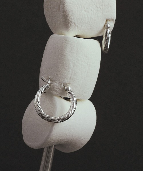 whoseA(フーシー)の「【silver925】Twisted Hoop Pierce / ツイストフープピアス(ピアス(両耳用)・レディース・シルバー・FREE)」の3枚目の写真
