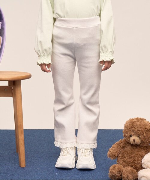 Lycee mine(リセマイン)の「【ともパン】【防汚・速乾】裾チェリーレースフレアパンツ【子供服】【キッズ】【女の子】(その他パンツ・キッズ・ブラック/シルバーグレー/ライラック/アイボリー/ベビーピンク/エメラルド/サックスブルー・140cm/110cm/120cm/130cm/90cm/100cm)」の2枚目の写真