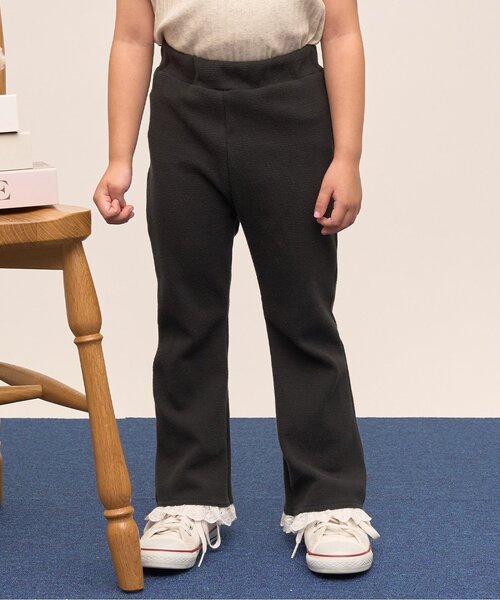 Lycee mine(リセマイン)の「【ともパン】【防汚・速乾】裾チェリーレースフレアパンツ【子供服】【キッズ】【女の子】(その他パンツ・キッズ・ブラック/シルバーグレー/ライラック/アイボリー/ベビーピンク/エメラルド/サックスブルー・140cm/110cm/120cm/130cm/90cm/100cm)」の1枚目の写真