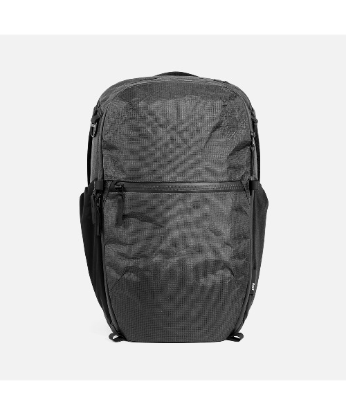 Aer(エアー)の「AER Travel Pack 4 35L Ultra / AER-28071(バックパック/リュック・メンズ・ブラック・FREE)」の3枚目の写真