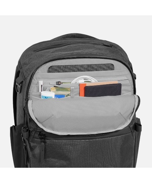 Aer(エアー)の「AER Travel Pack 4 35L Ultra / AER-28071(バックパック/リュック・メンズ・ブラック・FREE)」の9枚目の写真