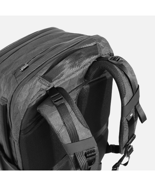 Aer(エアー)の「AER Travel Pack 4 35L Ultra / AER-28071(バックパック/リュック・メンズ・ブラック・FREE)」の12枚目の写真