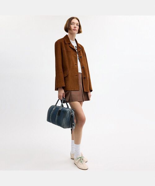 COACH(コーチ)の「コンパス バッグ 35・リジェネラティブ コットン デニム・チャーム(ドラムバッグ・メンズ・ブルー系その他・ONE)」の2枚目の写真