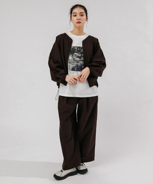 EKAL（エカル）の「フォトプリントショートスリーブTシャツ（Tシャツ/カットソー・レディース・ホワイト/ベージュ/グレー・ONE）」の5枚目の写真