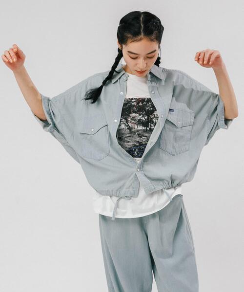 EKAL（エカル）の「フォトプリントショートスリーブTシャツ（Tシャツ/カットソー・レディース・ホワイト/ベージュ/グレー・ONE）」の7枚目の写真