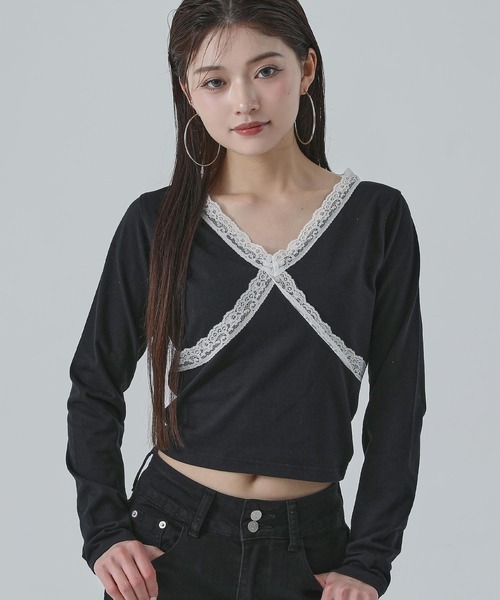 ANAP(アナップ)の「クロスレースデザイン クロップド トップス ロンT(Tシャツ/カットソー・レディース・ホワイト/ブラック×ホワイト/ブラック/ラベンダー・F)」の3枚目の写真