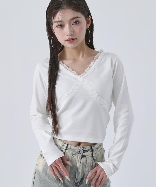 ANAP(アナップ)の「クロスレースデザイン クロップド トップス ロンT(Tシャツ/カットソー・レディース・ホワイト/ブラック×ホワイト/ブラック/ラベンダー・F)」の1枚目の写真