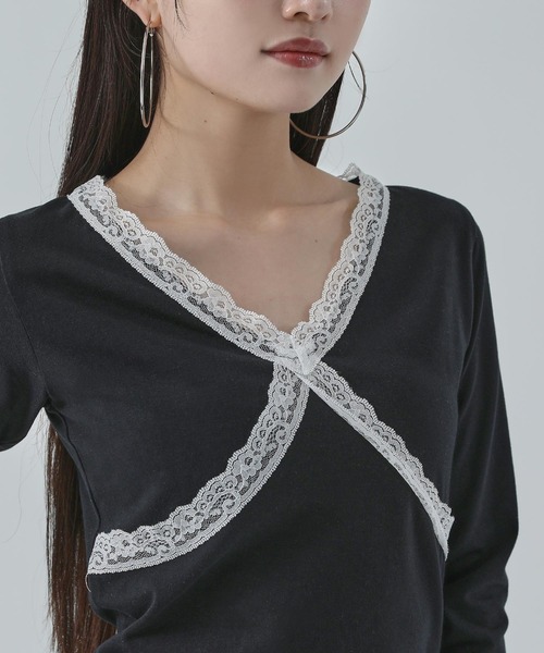ANAP(アナップ)の「クロスレースデザイン クロップド トップス ロンT(Tシャツ/カットソー・レディース・ホワイト/ブラック×ホワイト/ブラック/ラベンダー・F)」の5枚目の写真